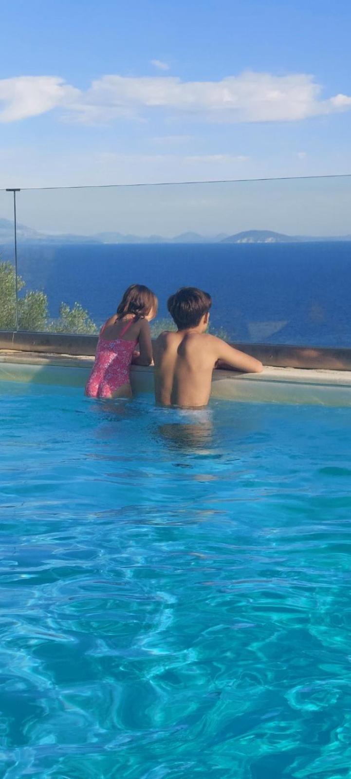 Apollo Romantic Sea View Villa Kivérion エクステリア 写真
